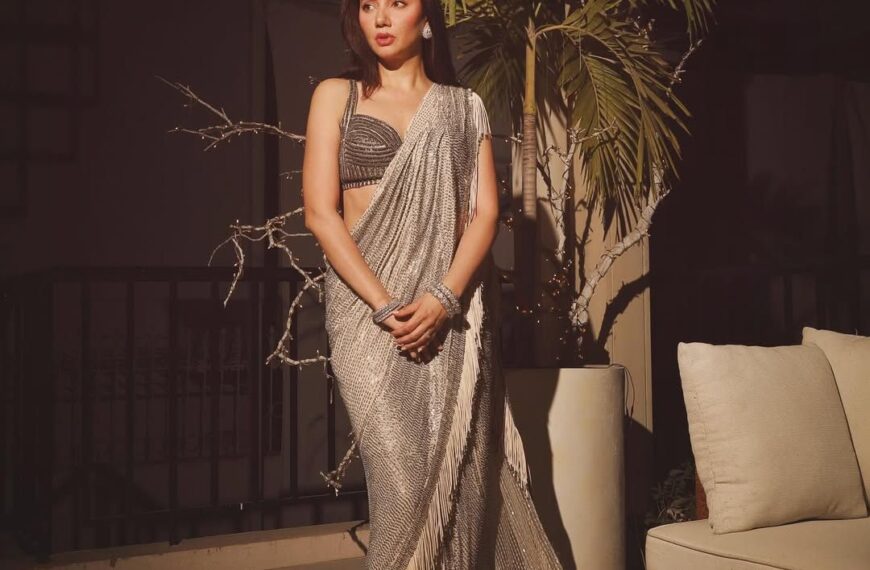 Mahira Khan embraced metallic dressing in a Rohit Gandhi & Rahul Khanna sari