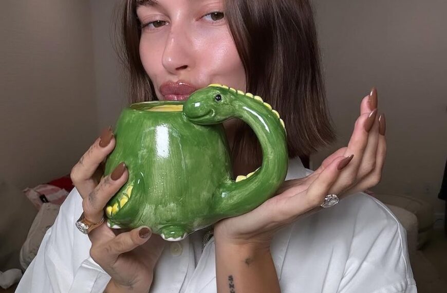 7 digestive herbal tea blends that can help soothe post-meal bloating