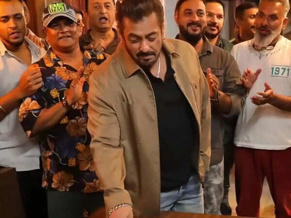 Pictures: Arbaaz Khan Iulia Vantur and more join Salman Khans birthday