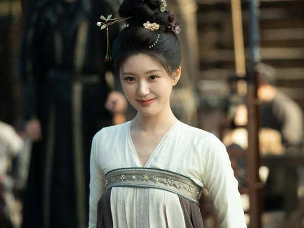 Zhao Lusi suspends all work for a speedy recovery