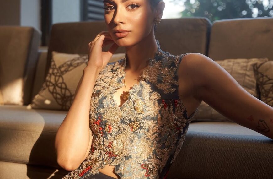 Khushi Kapoor embraced a sun-kissed glow with dewy skin and nude lips