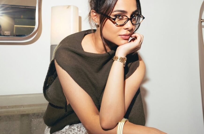 Tania Shroff wore the skirt-over-pants trend with a corpcore twist