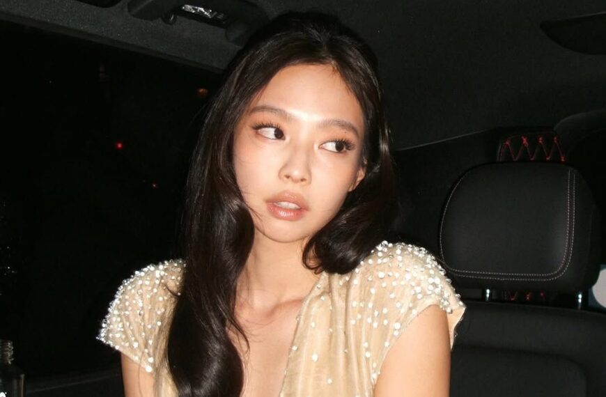 Jennie Kim channelled mythical sirens in…
