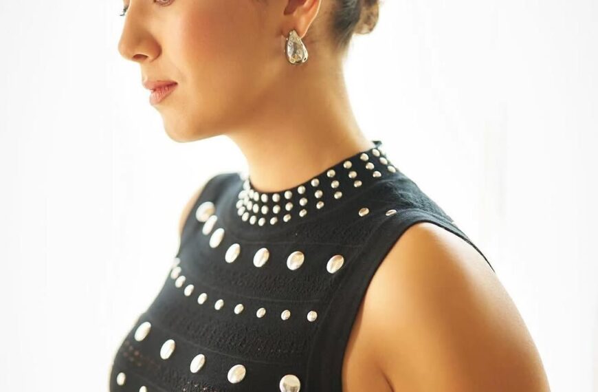 Mira Kapoor’s metallic knit dress from Sandro is for every edgy dresser