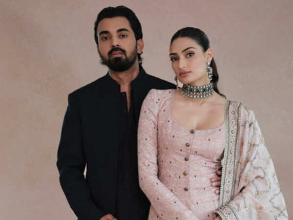 Athiya Shetty flaunts her baby bump in this adorable video