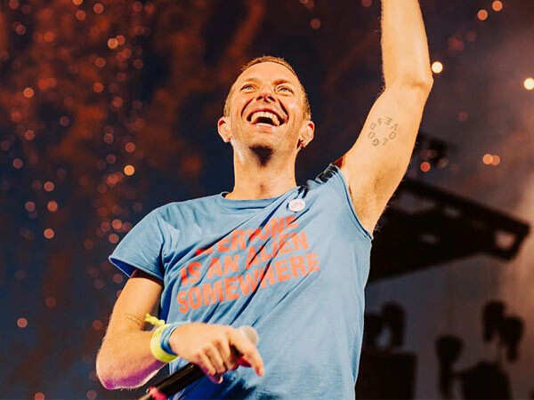 Coldplayâs Chris Martin apologizes for British colonialism in Mumbai