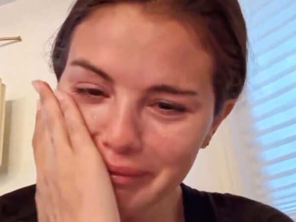 Selena Gomez breaks down over Trumps immigration crackdown