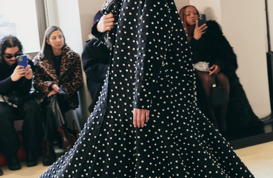 Polka dots are trending—here are 18 ways to wear the runway-approved print