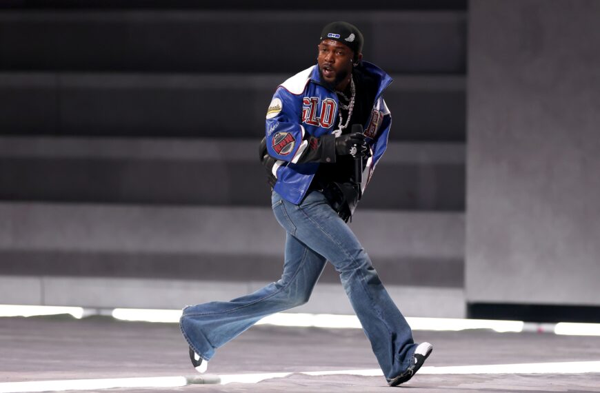 What is the difference between bootcut and flare jeans?