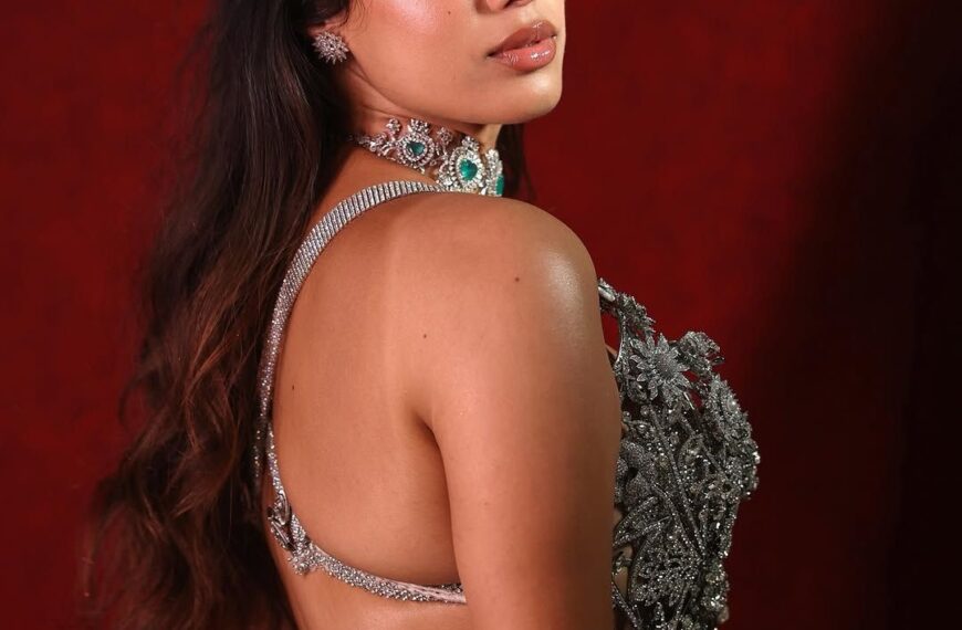 Janhvi Kapoor gives metallic tones a fresh, soft-glam&hellip;