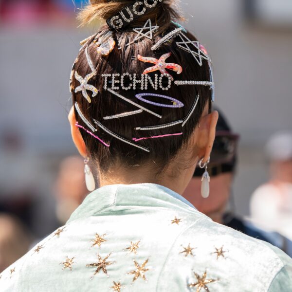 14 long hair hairstyles to inspire your next&hellip;