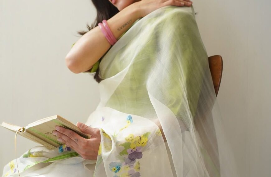 Handloom saris should be on everyone’s radar, here are 19 brands to watch out for