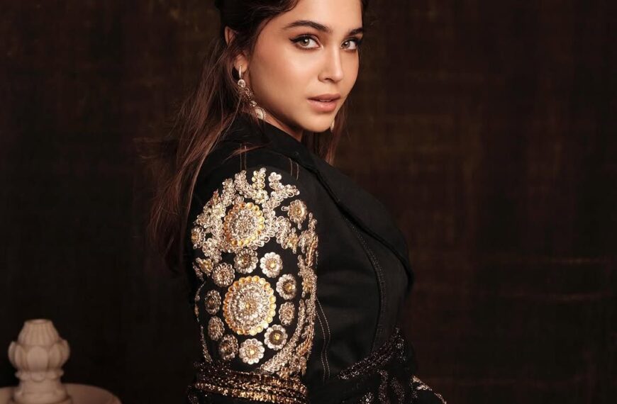 Sharvari wore her ebony Sabyasachi sari with a denim upcycled jacket