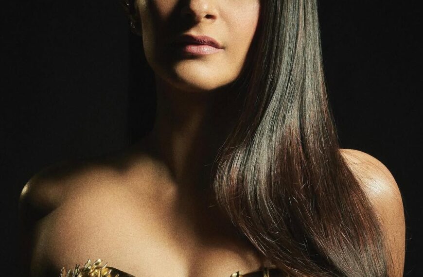 Sonam Kapoor Ahuja paired her custom tulle tutu from Gaurav Gupta with a metallic breastplate