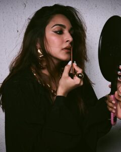 Kiara Advani’s smoky makeup from last night indicates&hellip;