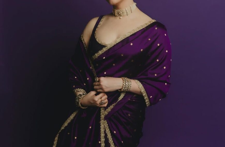 Tamannaah Bhatia’s Kanjeevaram sari from JADE by Monica & Karishma was woven in Karnataka