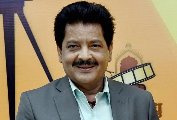 Abhijeet Backs Udit Narayan Amid Kiss Debate, Recalls A Kiss Incident In Front Of Lata Mangeshkar