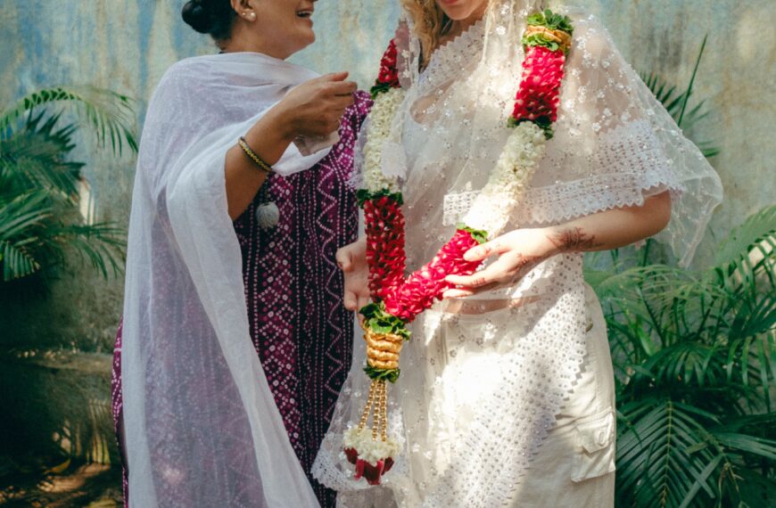 After opening for Coldplay in India, Elyanna wrote a track inspired by a hit Bollywood song