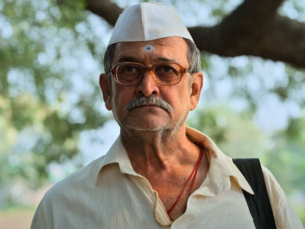 Mahesh Manjrekar and Renuka Shahane shine in Devmanus teaser