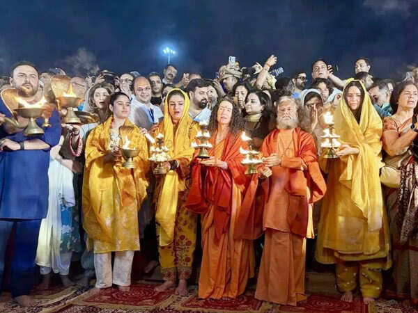 Watch: Katrina Kaif performs aarti at Maha Kumbh with Raveena Rasha