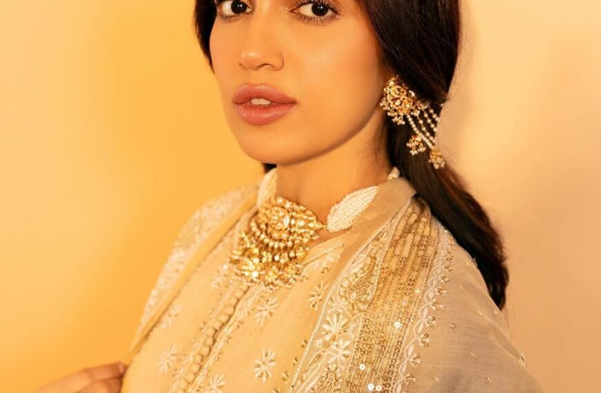 Bhumi Pednekar’s gold tissue kurta set celebrated chikankari and kaamdani embroidery
