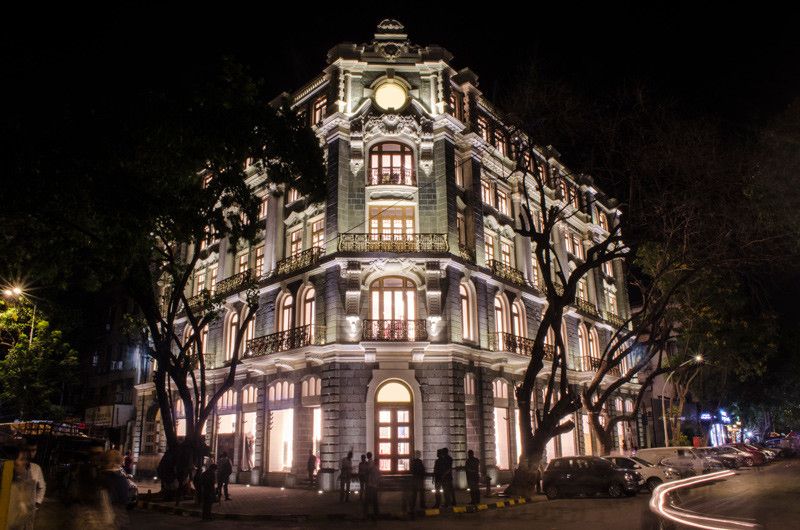 This new store at Fort’s iconic Ismail Building elevates the offline shopping experience