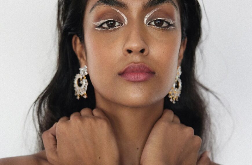 20 best eyeliner shades for every eye colour