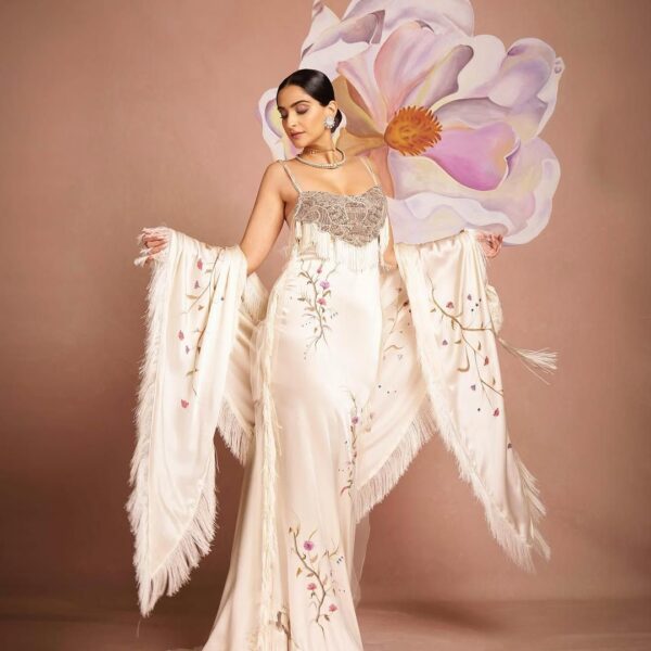 Sonam Kapoor Ahuja’s Anamika Khanna dress paid homage&hellip;