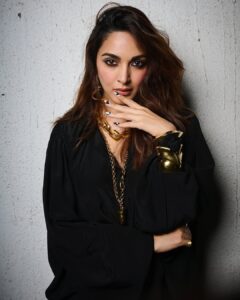 Kiara Advani and Karisma Kapoor wore metallic makeup&hellip;