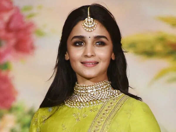 Kareena Kapoor Katrina And Others Wish Alia Bhatt On Her Birthday 