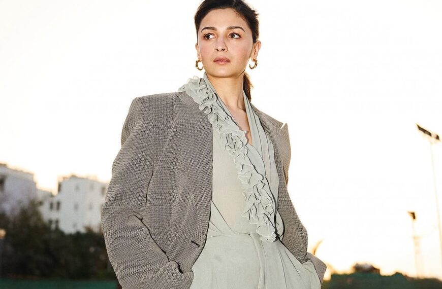 Alia Bhatt added a ruffled twist to her oversized grey blazer by Alberta Ferretti