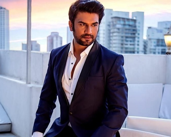 Sharad Kelkar Opens Up On Working With Ajay Devgn, Talks About Akshay Kumar’s Pranks On Sets