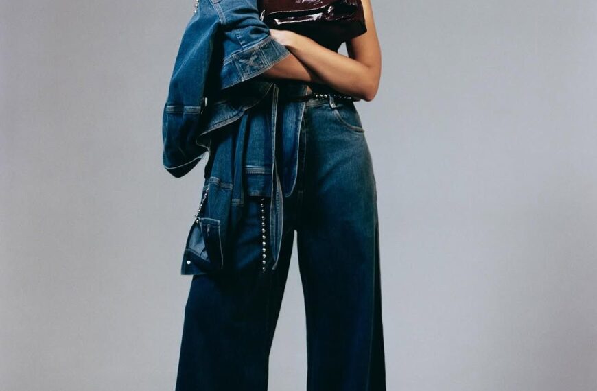 Move over, bucket bags. East-West handbags have entered the chat