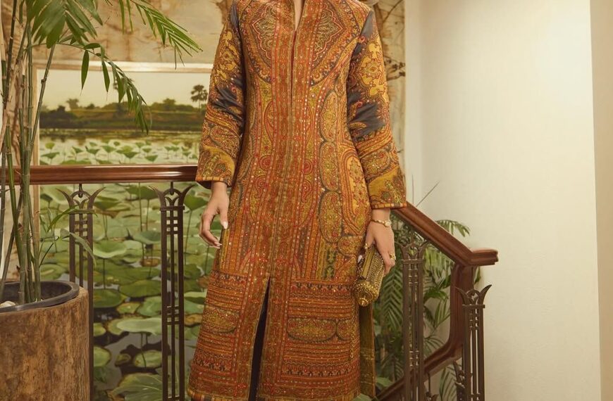 Sonam Kapoor pairs Ritu Kumar’s structured kurta with leather boots from The Row