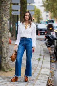 6 ways to style the 70s-inspired blouse for&hellip;