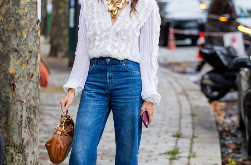 6 ways to style the 70s-inspired blouse for&hellip;
