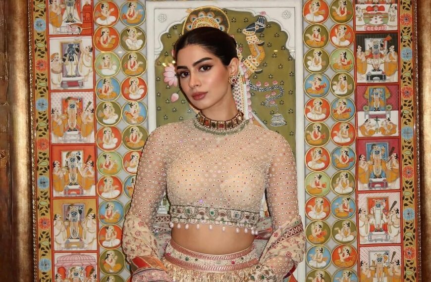 Khushi Kapoor’s ivory Tarun Tahiliani lehenga is brought to life with multi-hued crafts