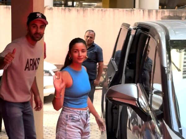Alia Bhatt and Ranbir Kapoor clicked outside Sanjay&hellip;
