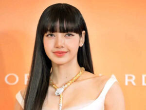 BLACKPINKâs Lisa Heads to Golden Globe Awards 2026&hellip;