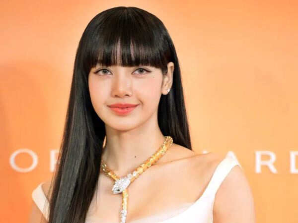 BLACKPINKâs Lisa Heads to Golden Globe Awards 2026&hellip;