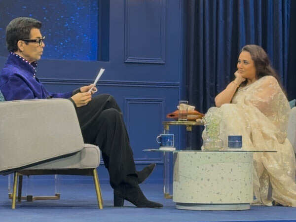 Rani Mukerji Breaks Down As She Thanks Karan&hellip;