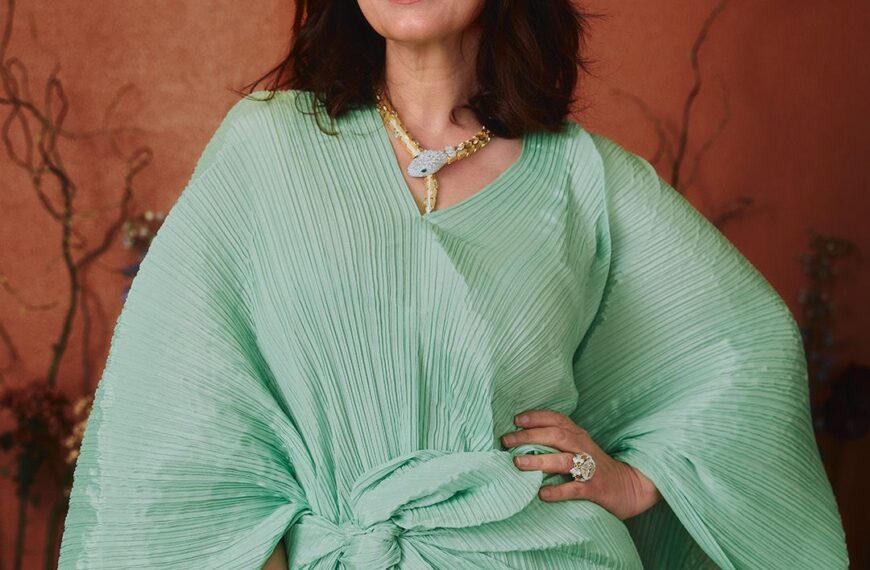 Twinkle Khanna pairs Issey Miyake&hellip;