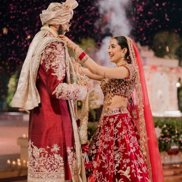 This wedding in Gujarat had a Van Gogh-inspired…