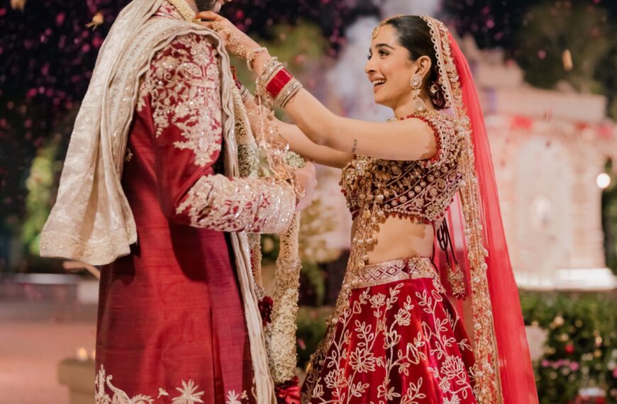 This wedding in Gujarat had a Van Gogh-inspired Starry Night sangeet and a Taylor Swift twist