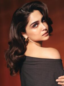 Sharvari and Malavika Mohanan’s smoky eyes led the&hellip;