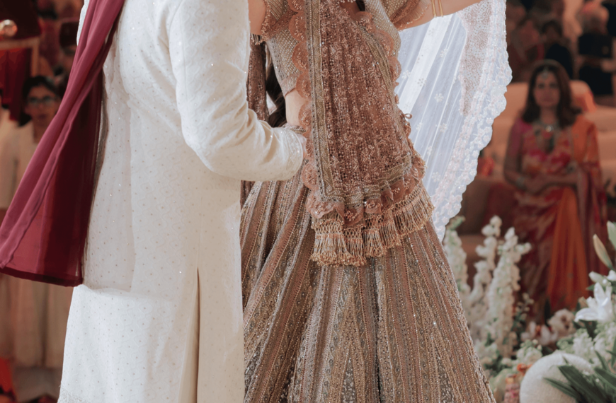 This couple’s wedding in Mumbai began at the bride’s home in South Goa