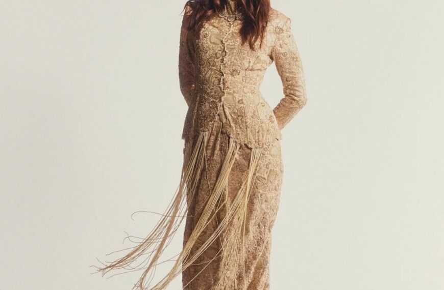 Ananya Panday’s gold-thread Anamika Khanna&hellip;