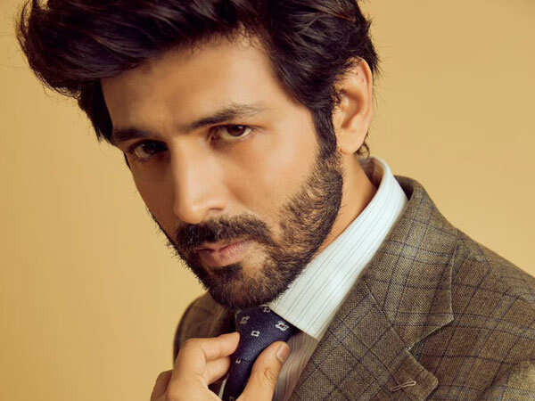 Kartik Aaryanâs Captain India To Go On Floors This Summer ?