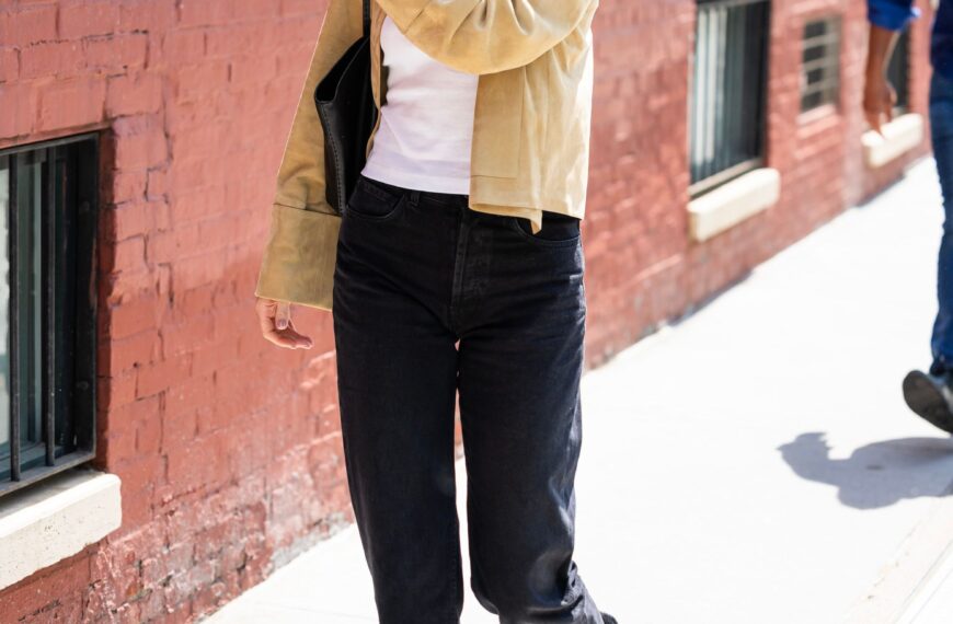 These ’90s jeans are about to be everywhere this summer