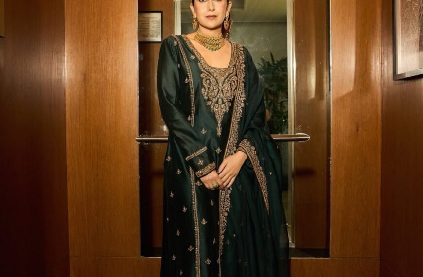 Karisma Kapoor’s bottle green kurta&hellip;